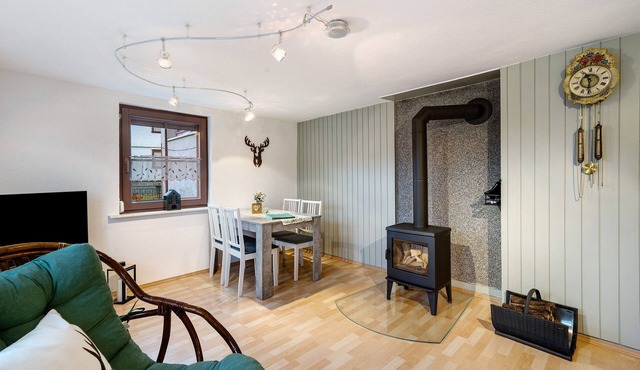 Holiday Apartment 'Im Salzgässle' with Mountain View, Shared Garden and Wi-Fi