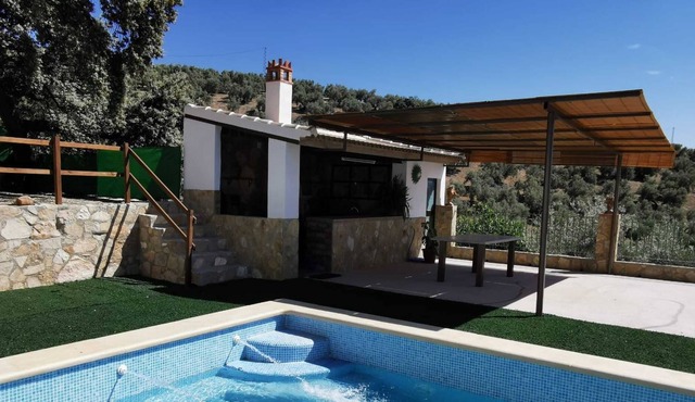 Holiday Home 'La Pedriza Para 2' with Mountain View, Shared Pool and Wi-Fi