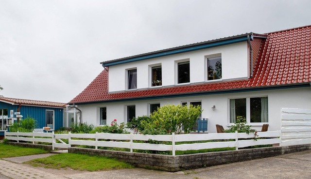 Holiday flat 'Möve ABA Apartment 33' with sea view, shared garden and WLAN