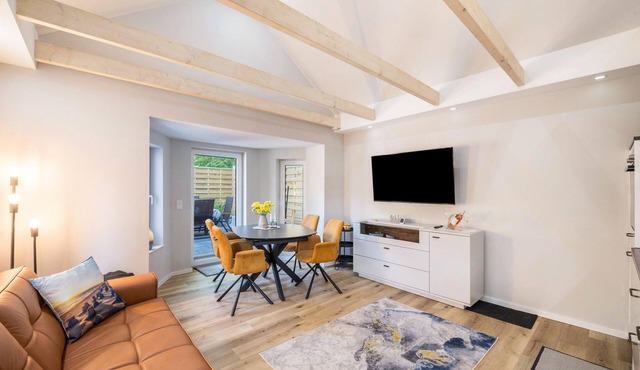 Holiday Home 'Ostseeoase' with Private Terrace, Shared Garden and Wi-Fi