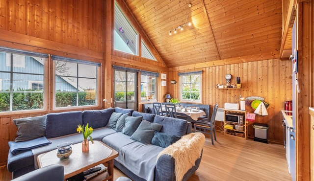 Holiday Home 'Sonnenblumen' with Private Terrace, Private Garden and Wi-Fi