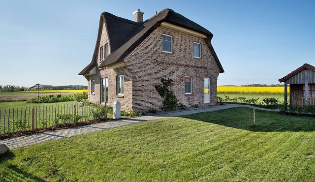 Holiday Home 'Meerzeit' with Lake View, Private Terrace and Wi-Fi