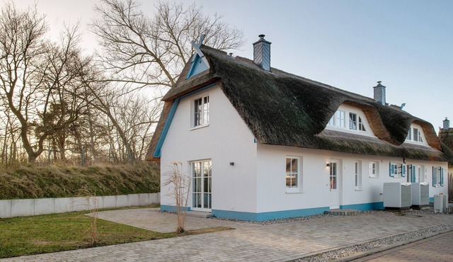Holiday Home Mühlenperle with Private Terrace, Garden, Sauna & Parking, Baltic Sea, Stove