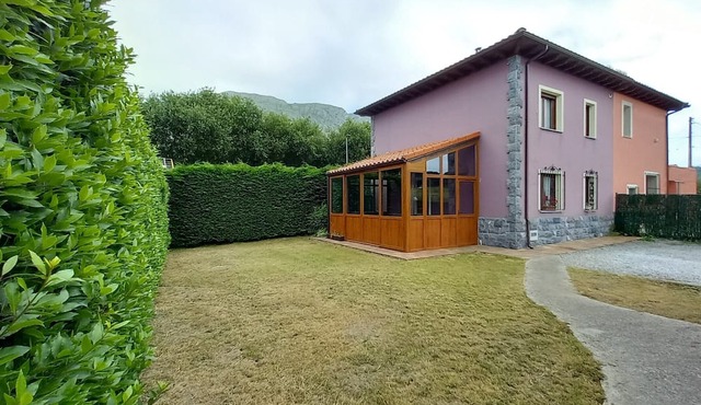 Holiday Home 'El Cañu' with Mountain Views, Private Terrace and Wi-Fi