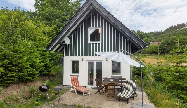 Holiday Home 'Ferienhaus Alpenzauber' with Mountain View, Private Terrace and Wi-Fi
