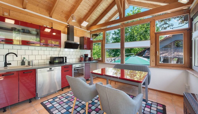 Holiday Home 'Ferienhaus Honberg' with Private Terrace, Private Garden and Wi-Fi