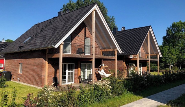Holiday Home "Ferienhaus Familienkoje Rike" with Private Garden, Private Sauna & Wi-Fi