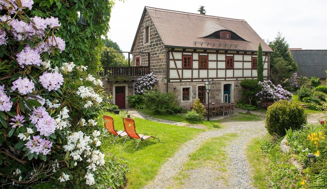 Holiday Home 'Ferienhaus Zum Rundling' with Private Terrace, Shared Garden and Wi-Fi
