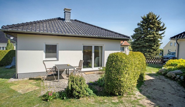 Holiday Home "Haus Janni" with Private Garden & Wi-Fi