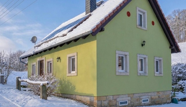 Holiday home in Saxony with large sun terrace