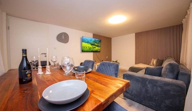 Holiday Home 'Mimi's Home Dusslingen - Tübingen' with Private Terrace and Wi-Fi