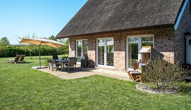 Holiday Home 'Reethaus Meerferien' with Sea View, Private Terrace and Wi-Fi