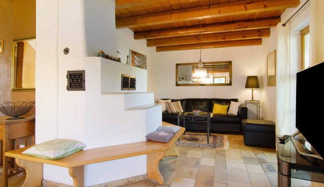 Holiday Home 'Reis' with Shared Pool, Private Terrace and Wi-Fi
