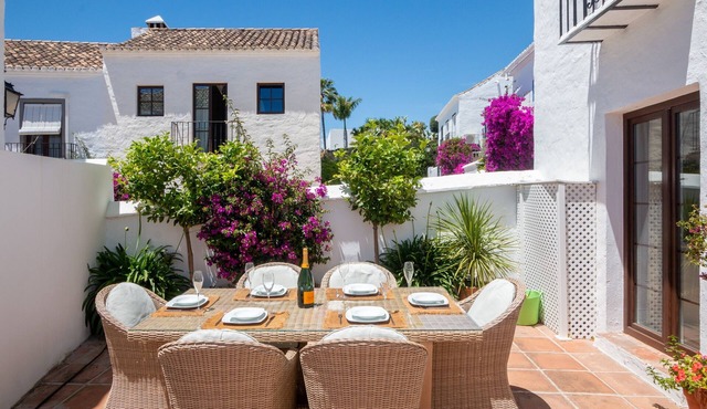 Holiday Home 'Townhouse El Naranjal' with Sea View, Wi-Fi and Air Conditioning