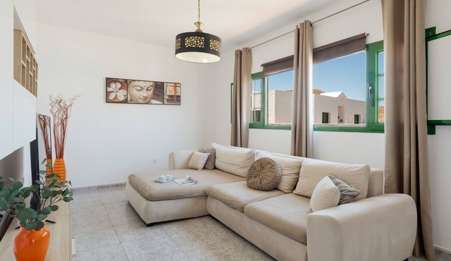 Holiday Home 'Unit 2' with Mountain View and Wi-Fi