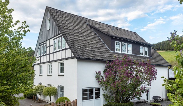 Holiday Home 'Weitblick' with Mountain View, Shared Terrace and Wi-Fi