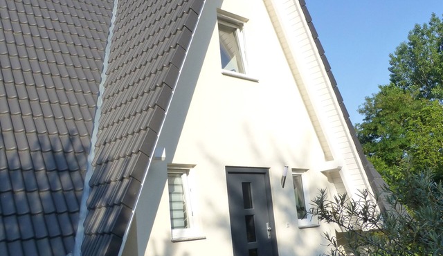 Holiday house of high quality and cozy, sauna, 150m to the beach, quiet natural location
