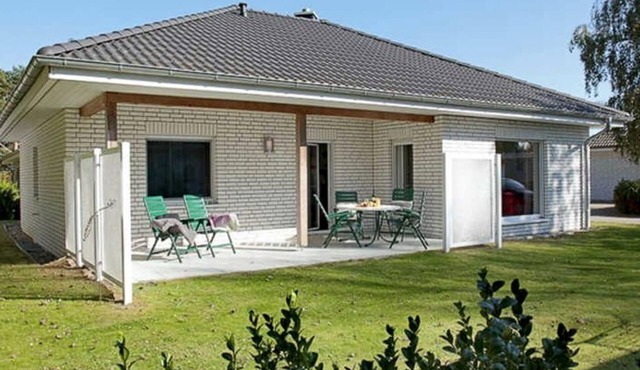 Holiday house sea wave