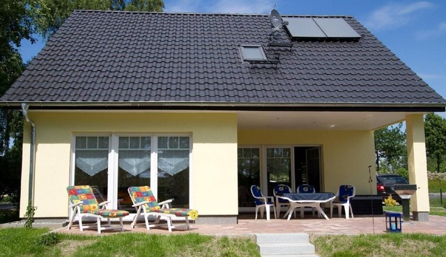 Holiday house Steffenshagen for 1 - 5 persons with 3 bedrooms - Holiday home