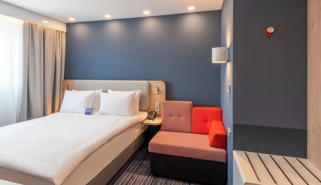 Holiday Inn Express Hamburg South A7 AS42 by IHG
