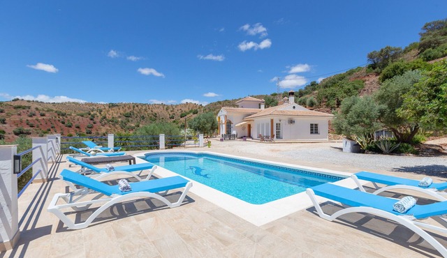 Holiday Villa 'Villa Meretseger' with Mountain View, Pool, Terraces & Wi-Fi