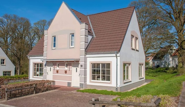 Holiday Villa with Garden