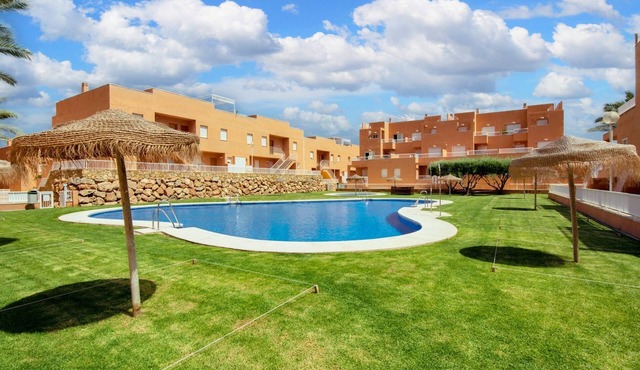 Homerez - 85m² Seaside Apartment in Mojácar + Pool