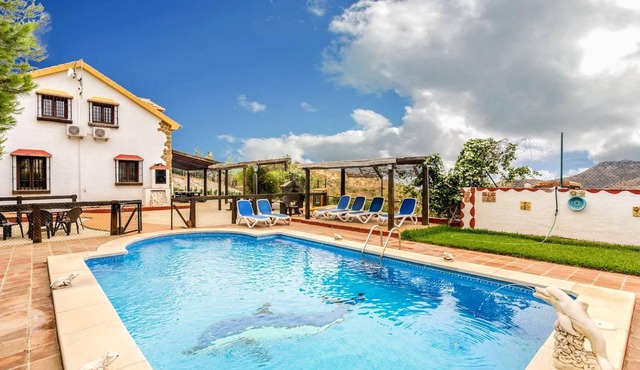 Homerez - Big villa for 16 ppl. with swimming-pool at Almogía