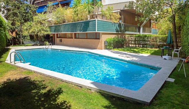 Homerez - Studio for 2 ppl. with shared pool, garden and terrace at Madrid
