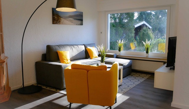 House II with direct access to the lake