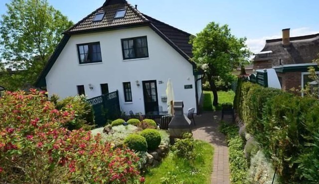 House in Groß Zicker with Private Parking and Mountain View
