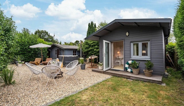 House Lexington with Sauna & Hot Tub by the Lake