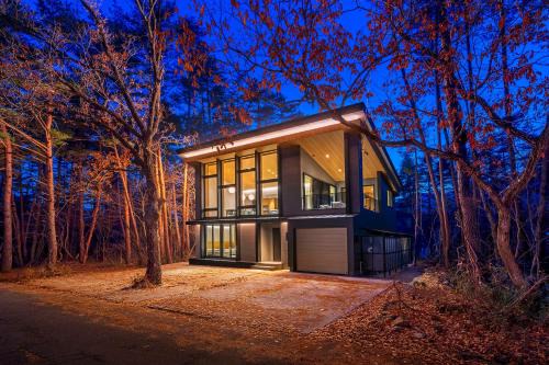 House of Hakuba by H of H