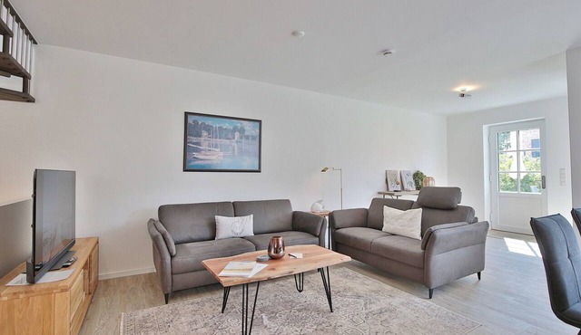 House upper deck apartment 2
