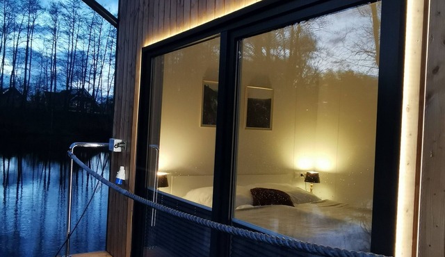 Houseboat for 6 guests with 32m² in Papenburg (173666)