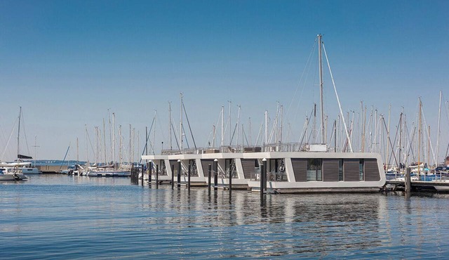 Houseboat wake FH-LA 03