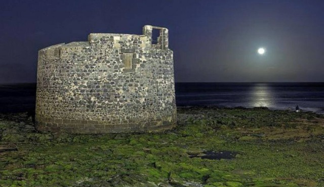 Ideal for family and groups. Exclusive and spacious house on the sea. Relax