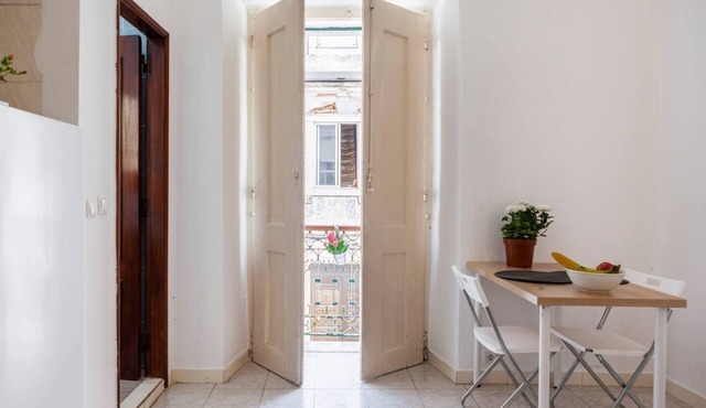 Ideal apartment for couple with child close to Belèm