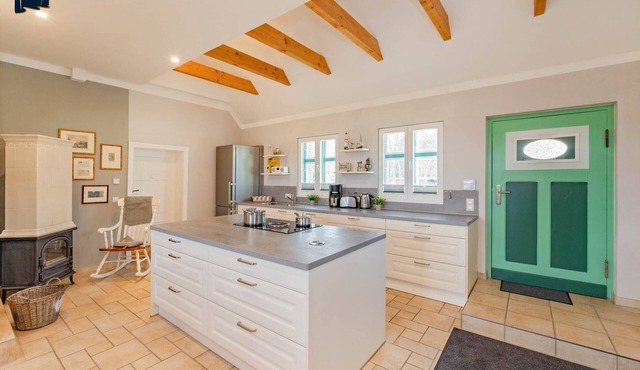 Idyllic vacation home on a large plot - lots of peace & nature