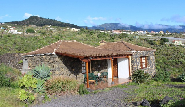 in Monte Breñas mit Grill, Terrasse und Garten by Interhome