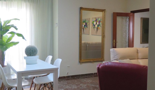 In the center of Antequera and with parking