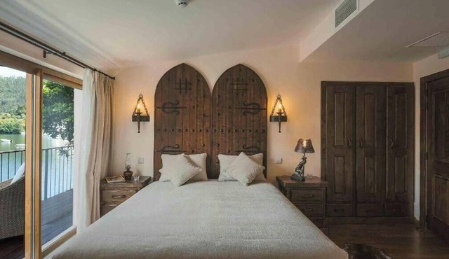 Jacques de Molay Suite with balcony and river view
