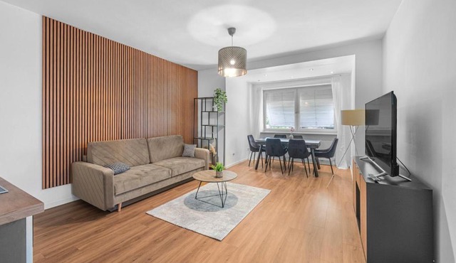 Kanal Apartment No3 I 8P I München