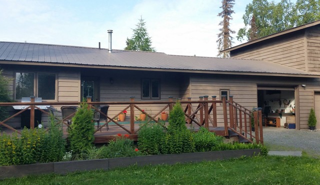 KENAI RIVERFRONT PROPERTY World's Best Sockeye Fishing from our walkways!