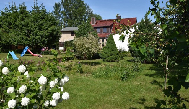 Kinderparadies - Ferienwohnung mit Garten