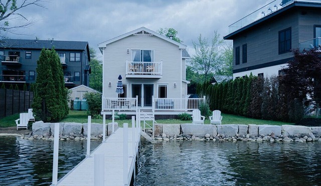 Lakefront home with private dock on Lake Winnisquam, 15 min from Gunstock Mtn