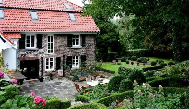 Landhaus in Idyllischer, Ruhiger Lage und Flughafennähe