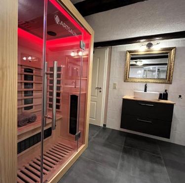 Landhaus Wohnung - SAUNA, Balkon, Netflix, Parkplatz