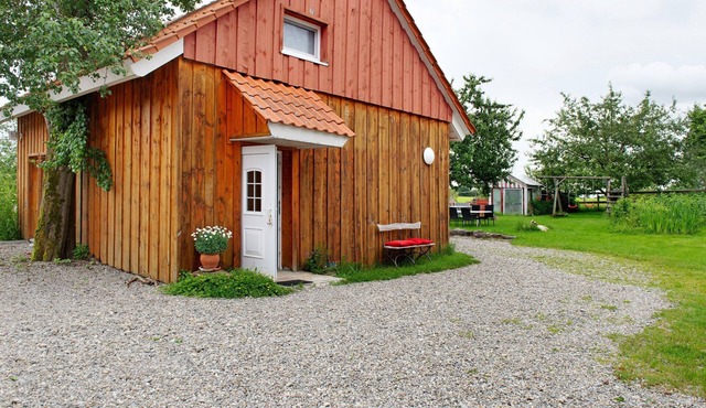 Landhüsli Illmensee: Cozy Cottage on Horse Farm with Sauna and Garden