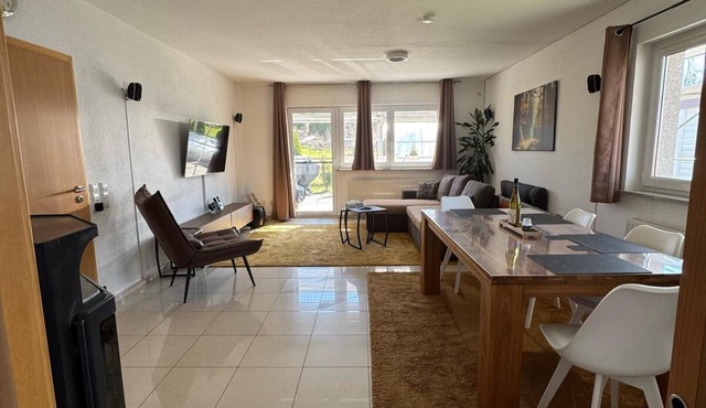 Large 3-room apartment with terrace, garden and parking space